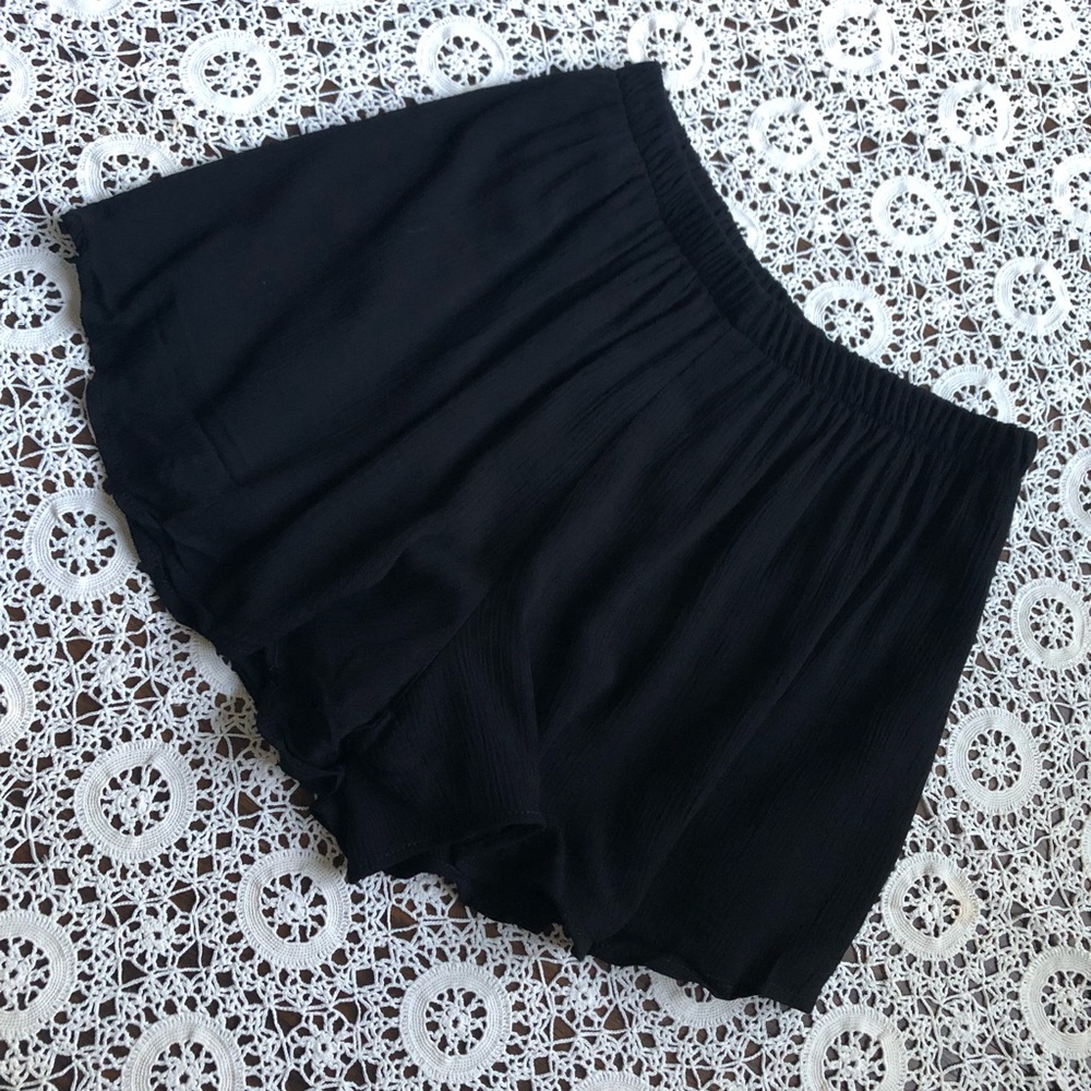 Flowy black boutique shorts